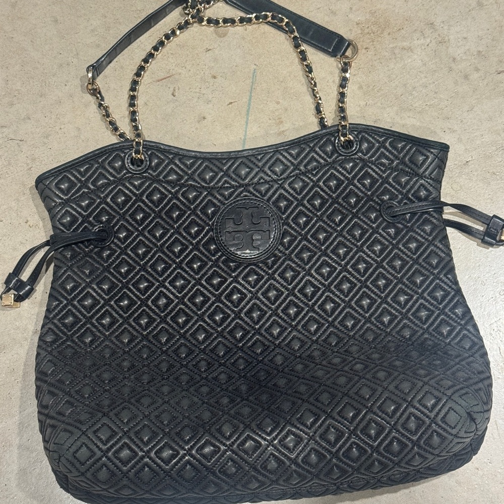 Quilted Black Chain Shoulder Bag